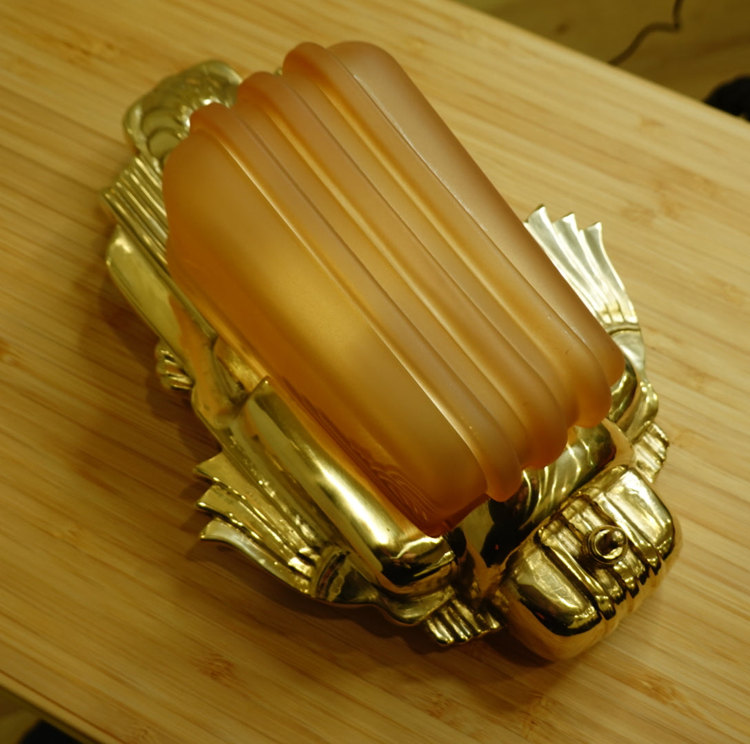 Decora - Art-Deco Brass Wall Sconce with Unique Charm