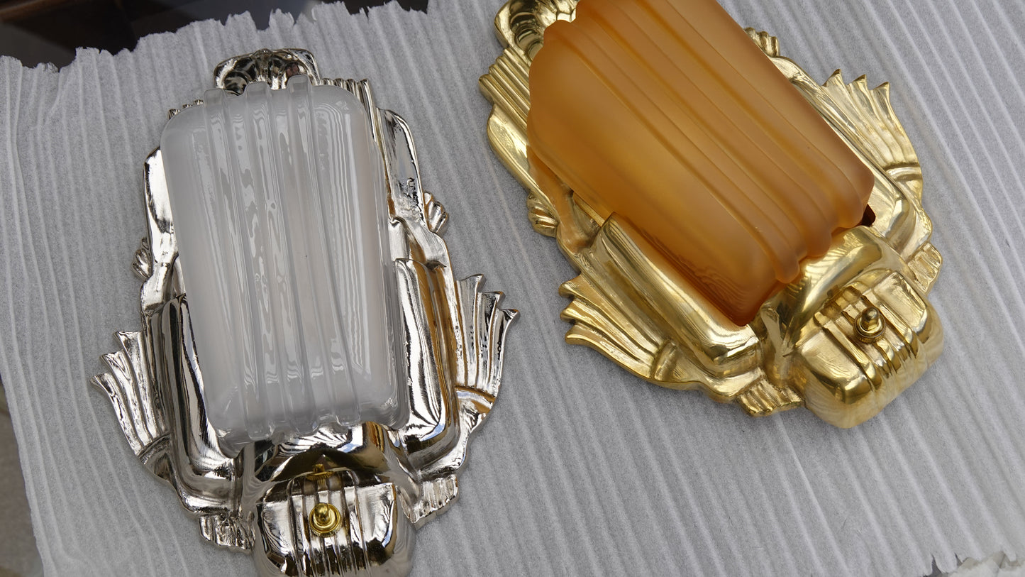 Decora - Art-Deco Brass Wall Sconce with Unique Charm