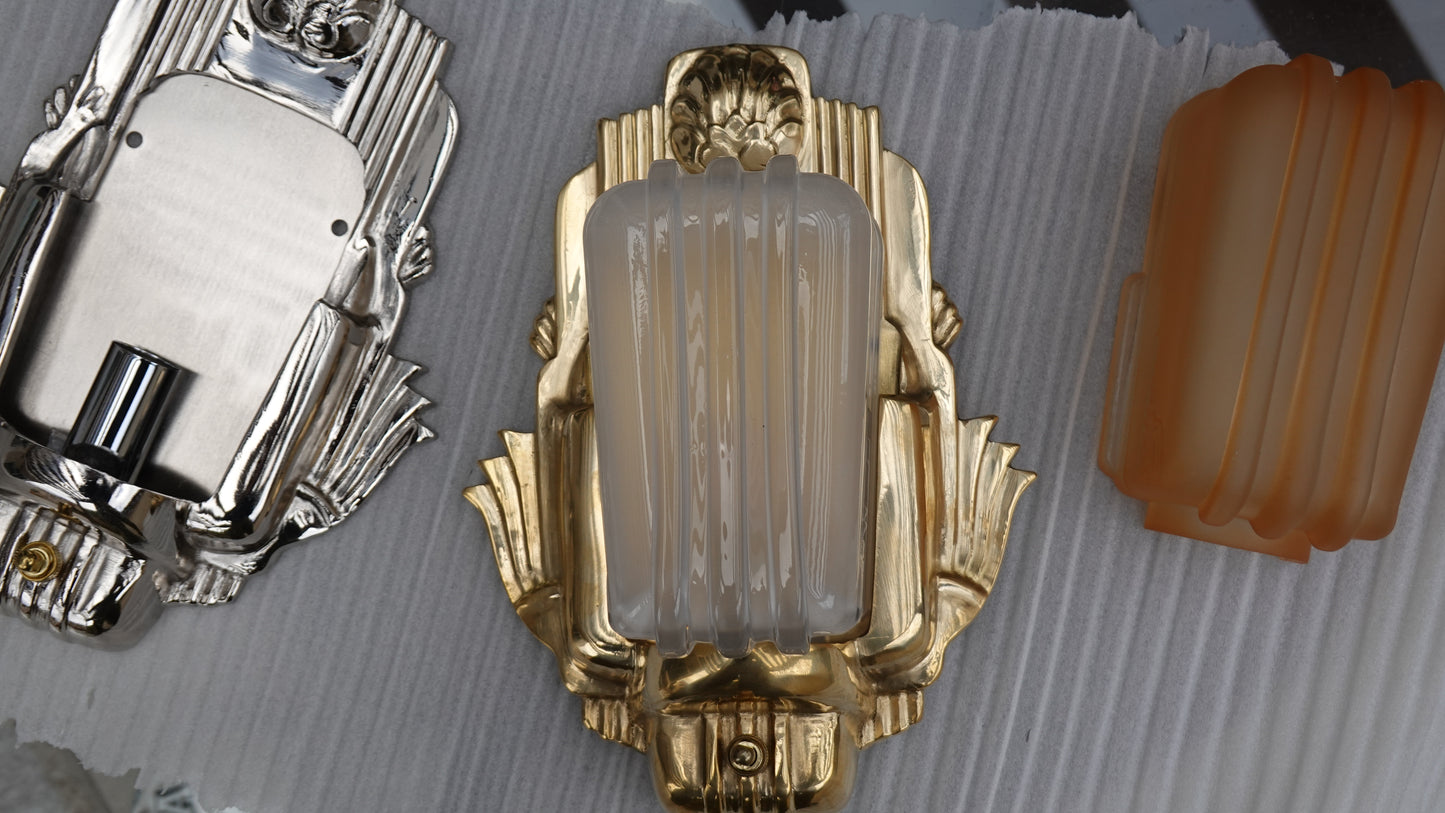 Decora - Art-Deco Brass Wall Sconce with Unique Charm
