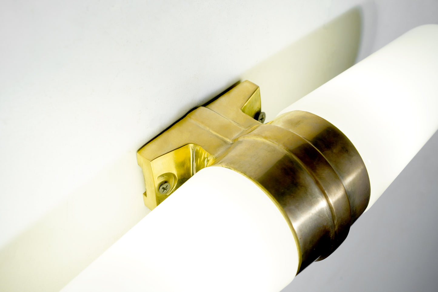 Versa - Art-deco Wall Sconce