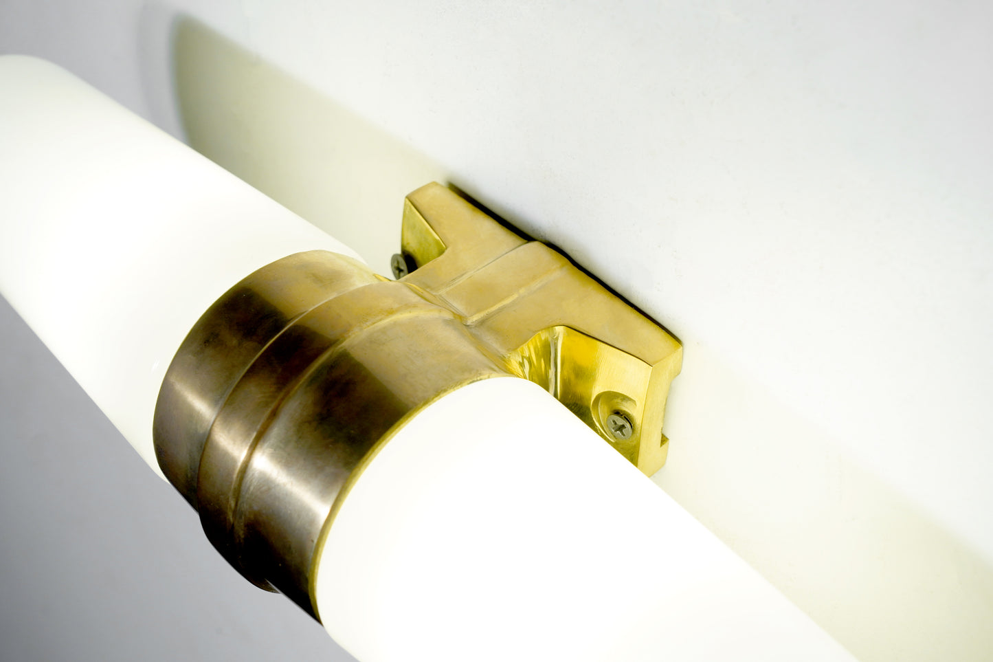 Versa - Art-deco Wall Sconce