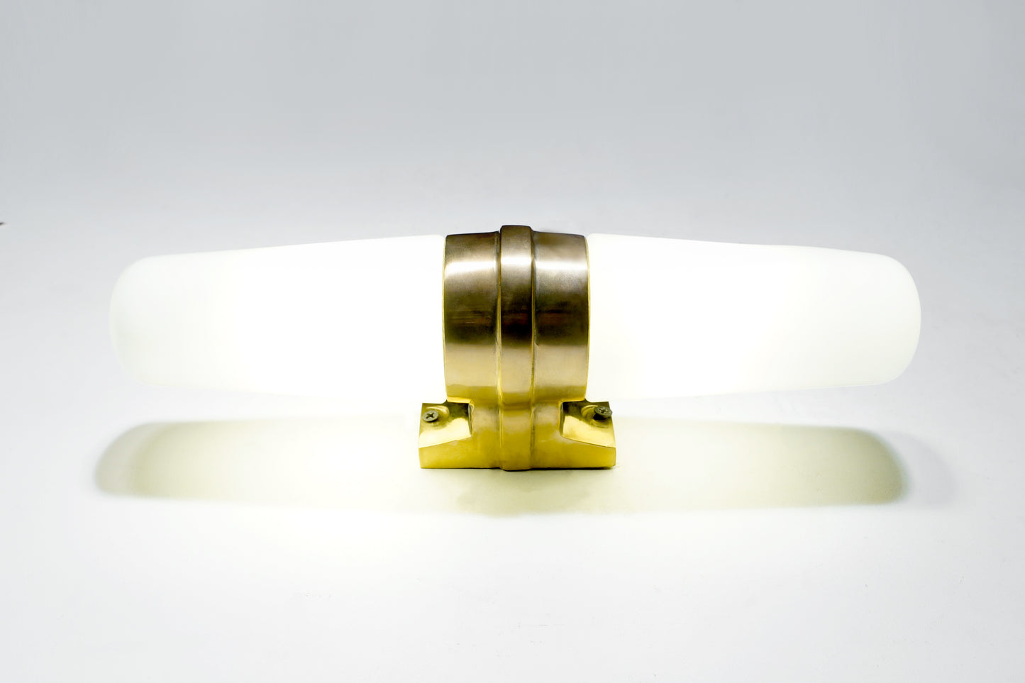 Versa - Art-deco Wall Sconce