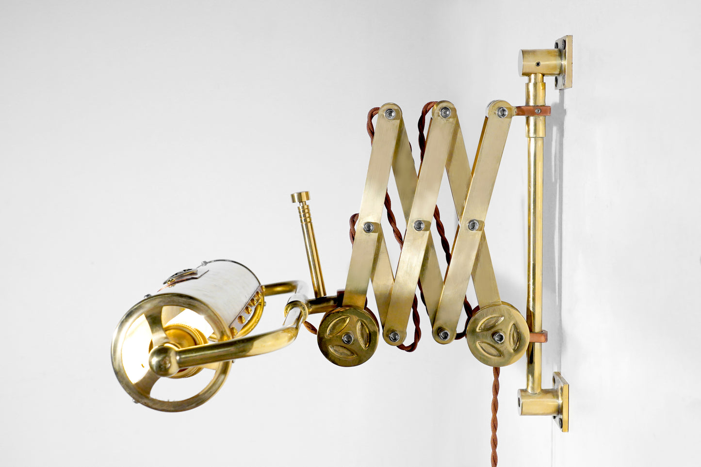 Flexi - Turnable lampshade and Adjustable Arm Vintage Industrial Brass Wall Sconce