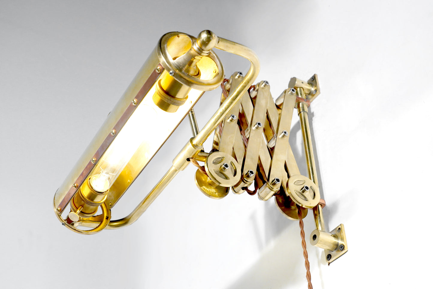 Flexi - Turnable lampshade and Adjustable Arm Vintage Industrial Brass Wall Sconce