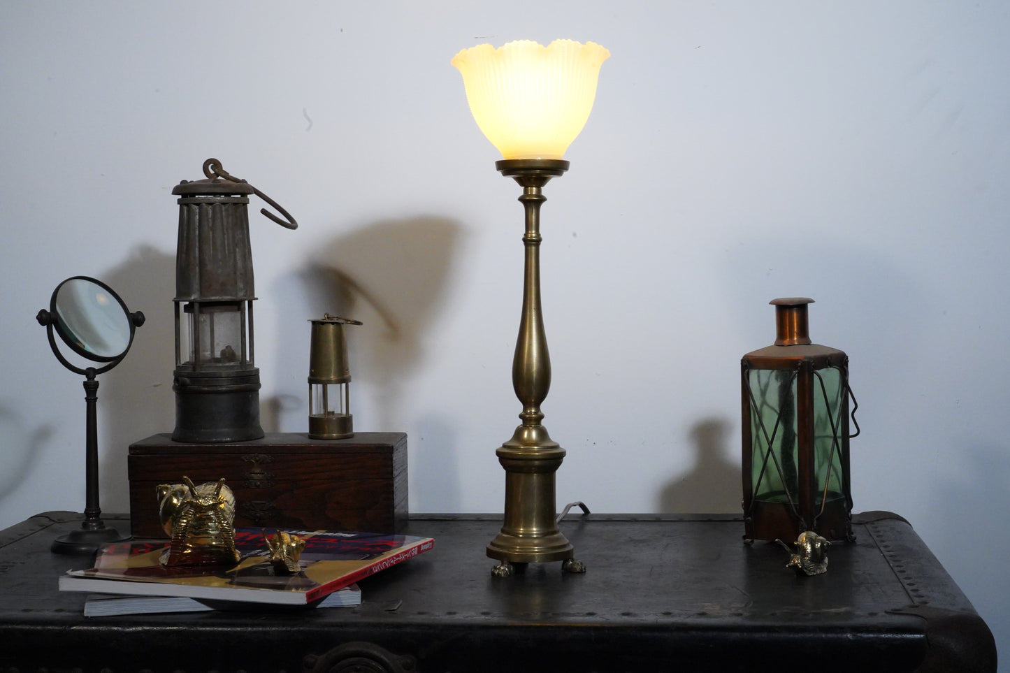 Luxor - Vintage-style Solid Brass Table Lamp with Creamy White Lampshade