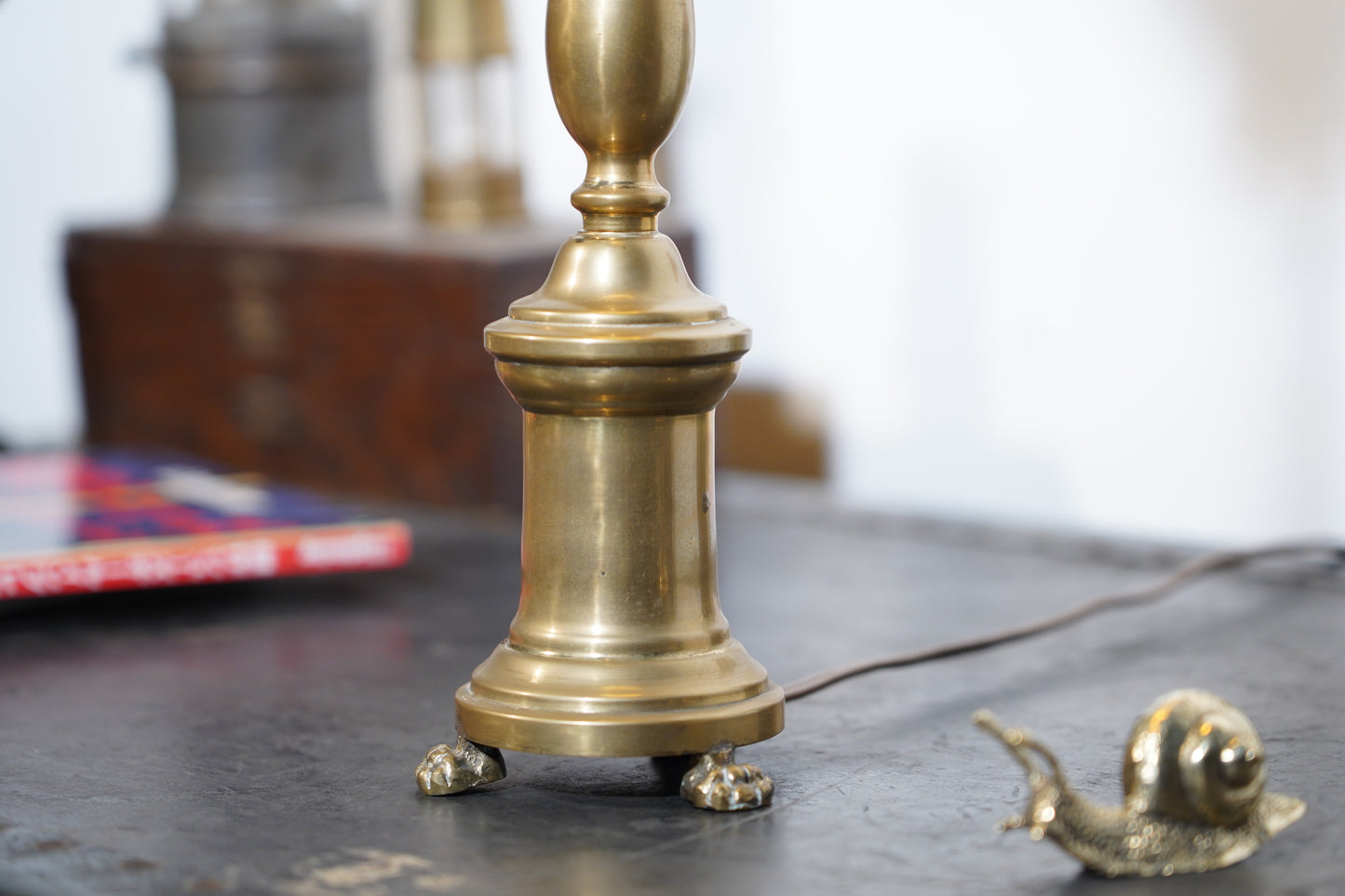 Luxor - Vintage-style Solid Brass Table Lamp with Creamy White Lampshade