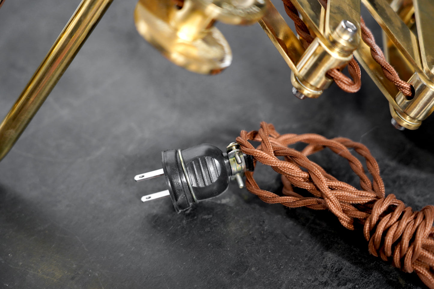 Flexi - Turnable lampshade and Adjustable Arm Vintage Industrial Brass Wall Sconce