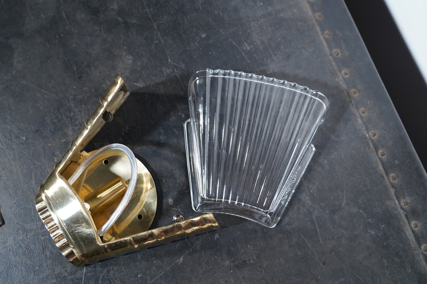Artico - Vintage Industrial Art-Deco Brass Wall Sconce