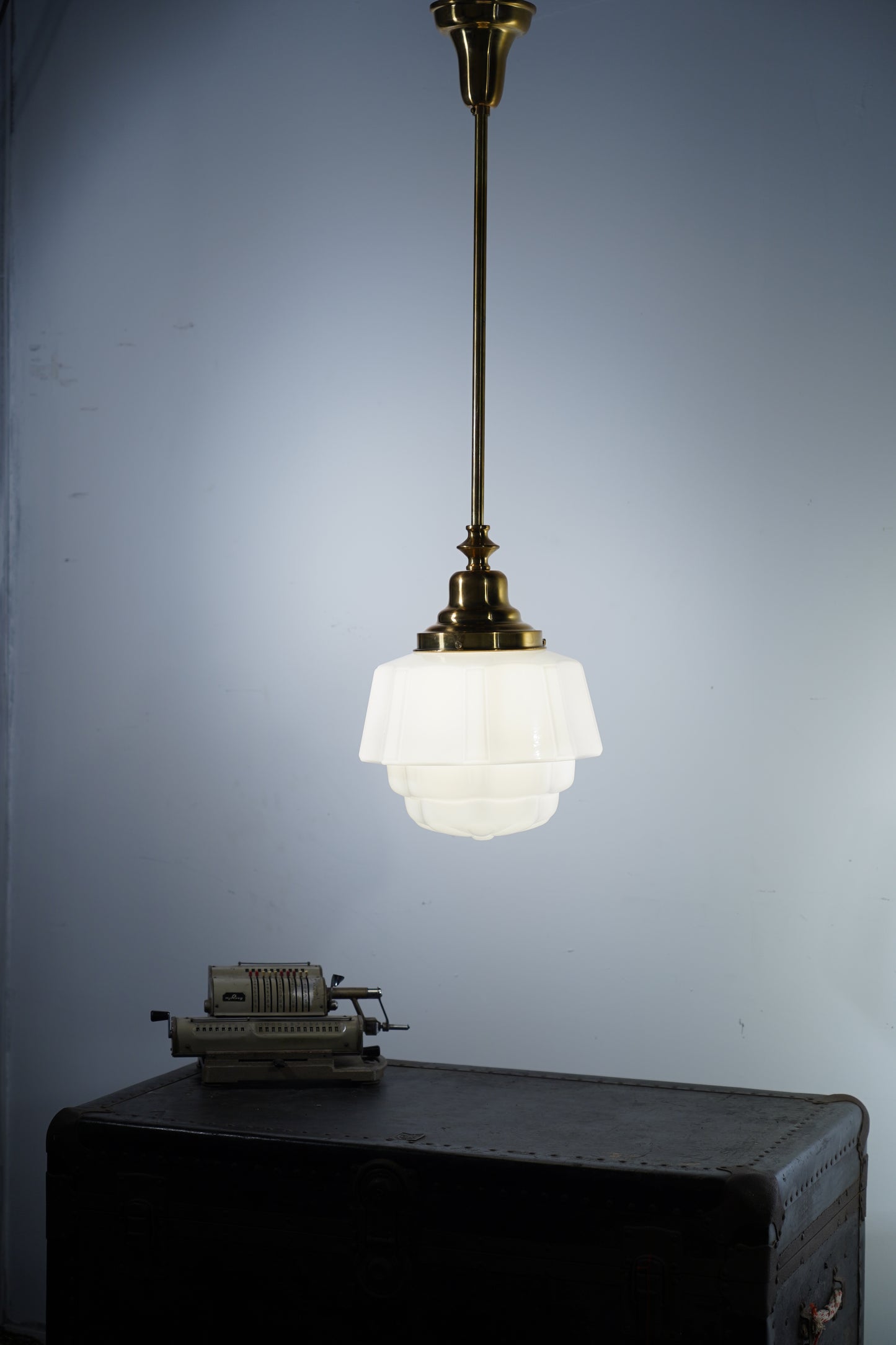 Geometrica II - Vintage Art-Deco Brass and Class Pendant Light