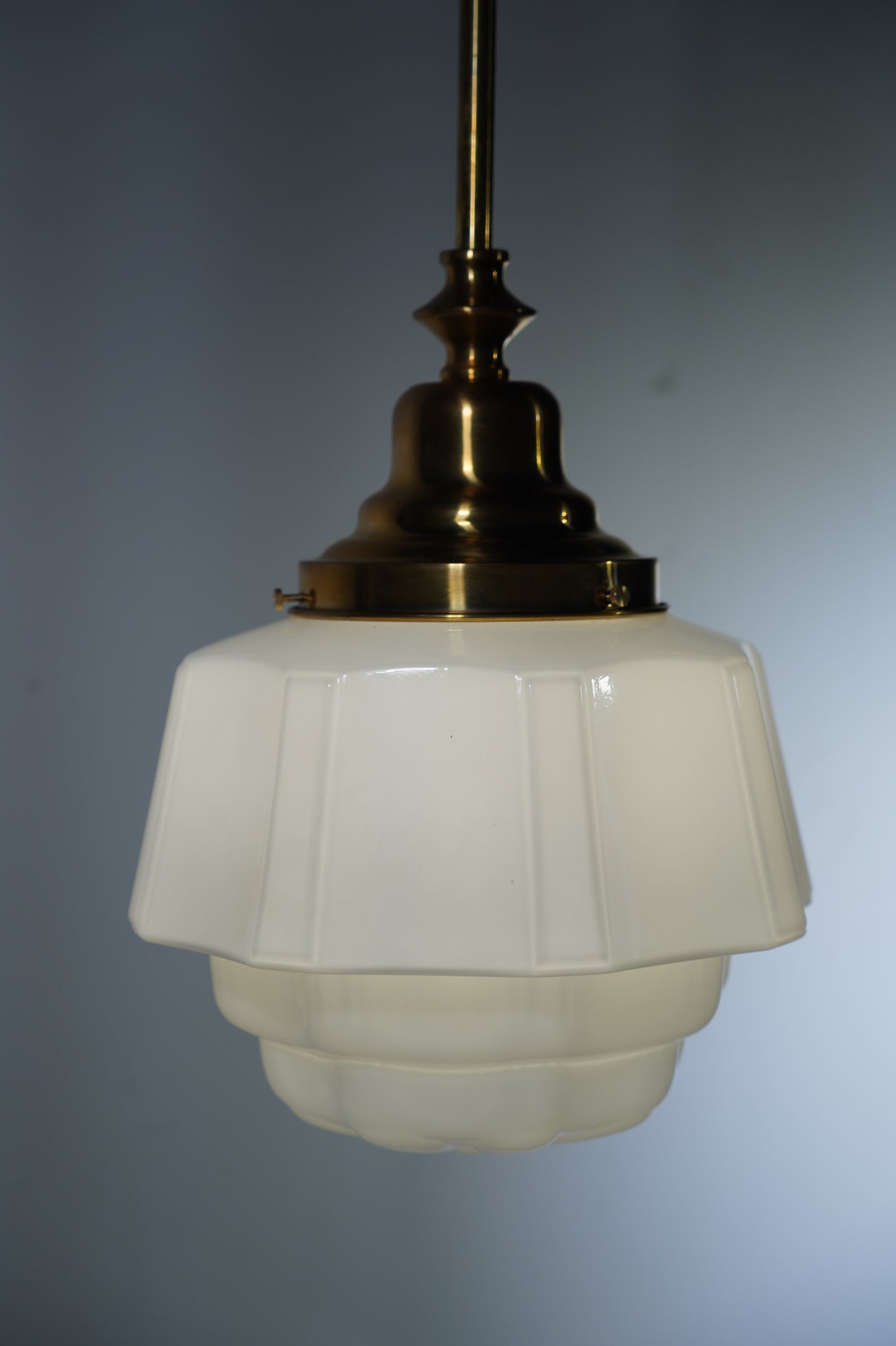 Geometrica II - Vintage Art-Deco Brass and Class Pendant Light