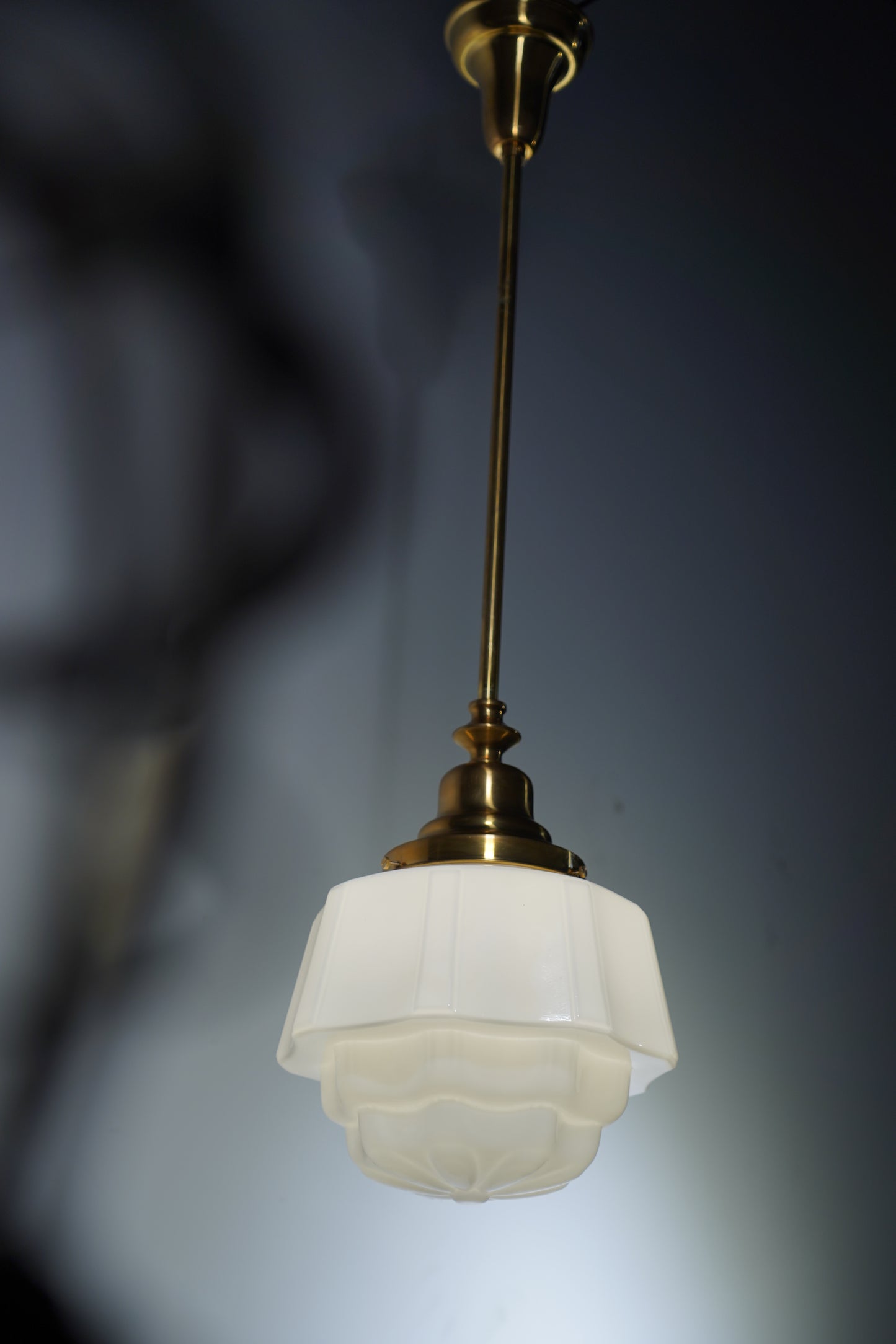 Geometrica II - Vintage Art-Deco Brass and Class Pendant Light