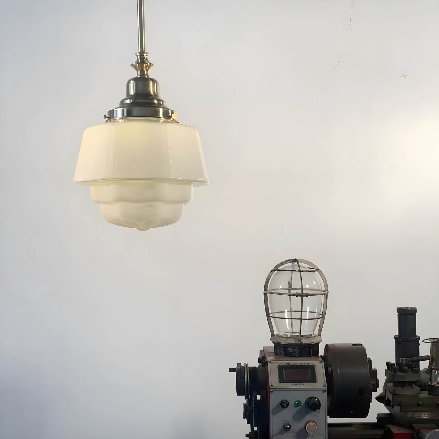Geometrica II - Vintage Art-Deco Brass and Class Pendant Light