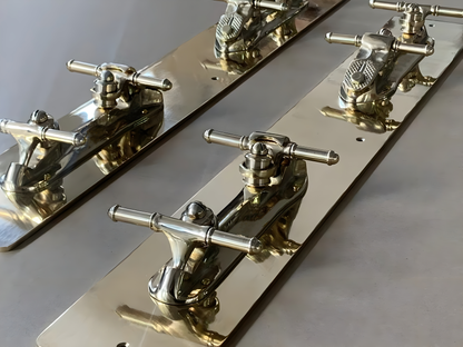 Quadro - Wall-Mounted Brass Clothes Hooks Rack